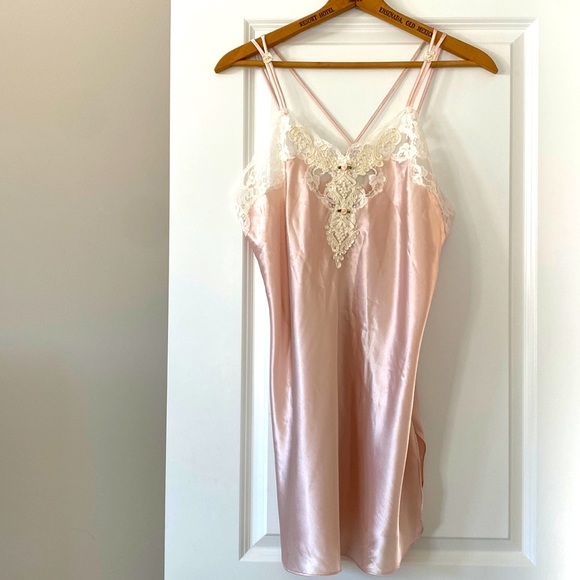 VTG California Dynasty Pale Pink Negligee w Hand Sewn Pearls, Lace, Sequins Lg - Picture 2 of 13
